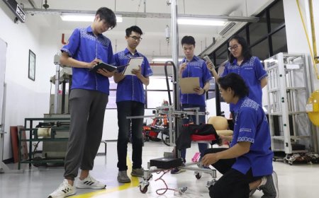 Mahasiswa Ubaya Ciptakan Alat Bantu Berpakaian Tuna Daksa