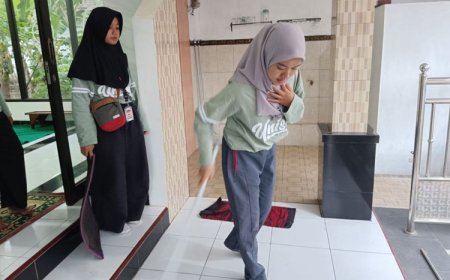 Mahasiswa KSM&#45;T Unisma Malang Berikan Sentuhan Baru di Mushala Nurul Hidayah