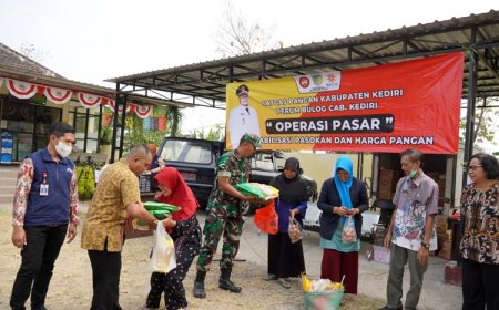Masyarakat Badas Serbu Operasi Pasar yang Digelar Pemkab dan Bulog Kediri