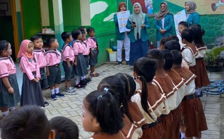 Biasakan Hidup Sehat, KSM&#45;T 13 Unisma Malang Sosialisasi PHBS di TK Margiasih 02