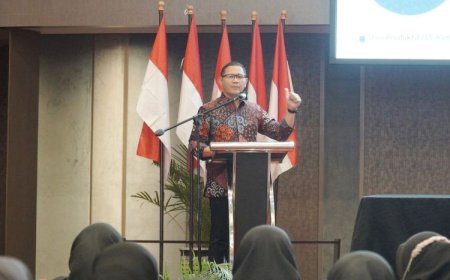 Hadiri OSMB UT Surabaya, Kadindik Provinsi Jatim Berpesan Khusus Kuatkan SDM Unggul dan Kompetitif
