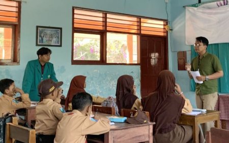 Peserta KSM&#45;T Unisma Malang Gelar Pembelajaran Bahasa Asing Kepada Siswa SDN Wonoayu