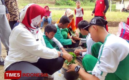 Asah Kepedulian Lingkungan, Siswa SLB Darussalam Tasikmalaya Diajak Bercocok Tanam