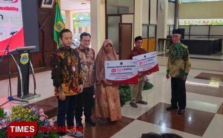 Serahkan 10 RTLH CSR Bank Jatim, Ini Harapan Bupati Bondowoso