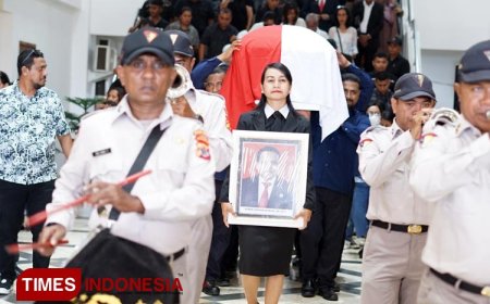 Pemakaman Anggota DPRD Maluku Edwin Huwae, Wagub: Almarhum Pengabdi untuk Kemajuan Daerah