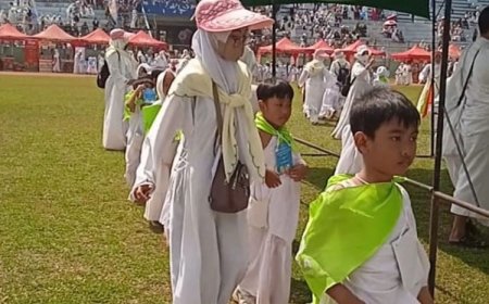 Mahasiswa PPLK FAI Unisma Malang Mendampingi Manasik Haji Siswa RA Al&#45;Jihad