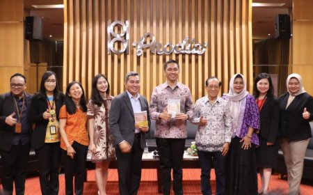 Dosen FK Ubaya Launching Buku ‘Ayo Bersama Cegah Demensia’