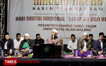 Datangkan Khodim Majelis Ar-Ridwan Batu, dalam Semalam PKAY Unisma Malang Gelar Tiga Acara Besar Sekaligus