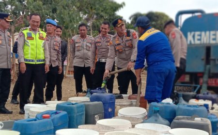 Warga Pasirjaya Krisis Air, Polres Tasikmalaya Salurkan Bantuan Air Bersih