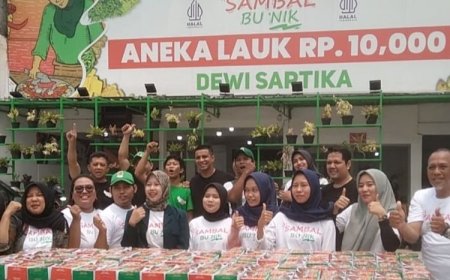 Warung Makan Sambal Bu Nik yang Selalu Ingin Berbagi Kepada yang Membutuhkan