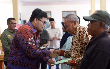 Bupati Kediri Serahkan Sertifikat Tanah dan Berharap Dua Tahun Semua Lahan Sudah Bersertifikat