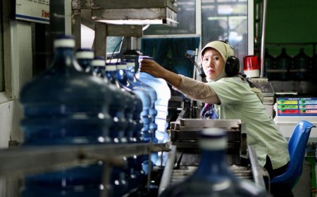 Tidak Terpengaruh Kampanye Negatif, Air Kemasan Galon Polikarbonat Masih Diminati