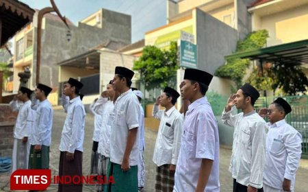 Refleksi Peran Ulama dan Santri, Manbaul Ulum Malang Gelar Upacara Khidmat Hari Santri 2023