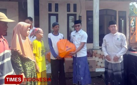 PJ Bupati Bondowoso Serahkan Bantuan kepada Korban Angin Puting Beliung
