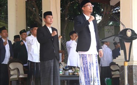 Hari Santri 2023, Gus Muhdlor Ajak ASN Pemkab Sidoarjo Kerja Pakai Sarung dan Baju Muslimah