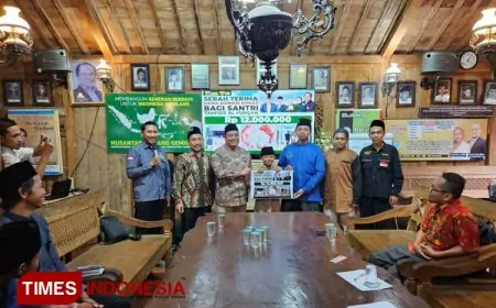 Respon Mahalnya Beras, Presiden NGG Serahkan Donasi Beras pada Ponpes Al Furqon Senilai Rp12 Juta
