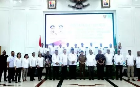 Paulis Kastanya Dikukuhkan Menjadi Ketua LPPD Maluku Masa Bakti 2023&#45;2025