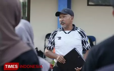 Eks Pelatih Timnas Indonesia U-16, Fakhri Husaini Mengajar di POR Unmuh Jember