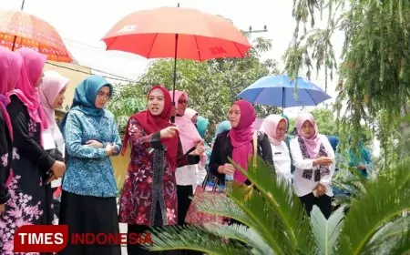 Ning Sasha Ajak Warga Desa Bentuk Asman untuk Manfaatkan TOGA dan Akupresur