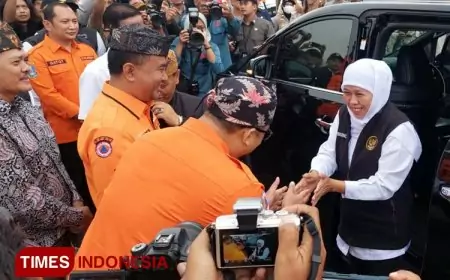Gubernur Jawa Timur Khofifah, Malu&#45;malu saat Ditanya Dukung Anies atau Prabowo