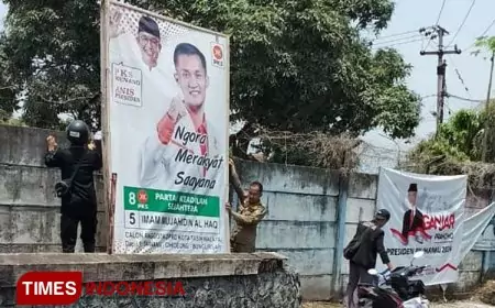Bawaslu Kota Tasikmalaya Tertibkan Ratusan Alat Peraga Pemilu