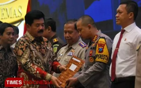 Sukses Berantas Mafia Tanah, Kapolresta dan Kasat Reskrim Banyuwangi Dapat Pin Emas dari Menteri ATR/ BPN