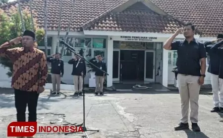 Ketua KPU Bondowoso Minta Jajarannya Teladani Pahlawan, Cerdas dalam Melayani