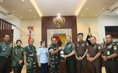 Jampidmil Kejagung RI &#45; Pangdam V Brawijaya Sepakat Tingkatkan Profesionalisme Hukum Dalam Kerjasama Bersama