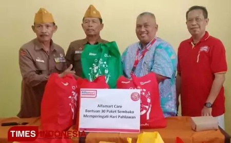 Puluhan LVRI Kota Malang Terima Paket Sembako Alfamart