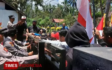 BUMDes Saingi UMKM Warga Telemung Banyuwangi Geruduk Kantor Desa