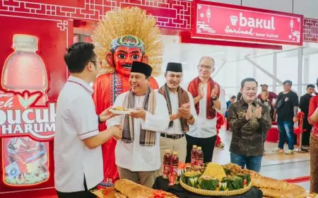 Teh Pucuk Harum X BAKUL Sarinah Saat Suguhkan Kenikmatan Kuliner Nusantara di Stasiun Kereta Cepat Whoosh