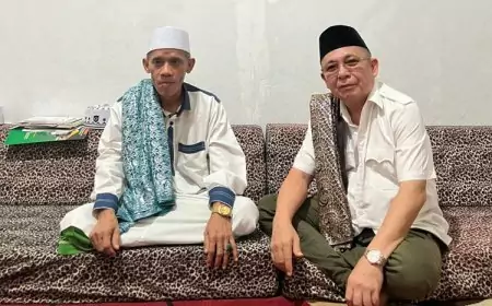 Rutin Silaturahmi Dengan Ulama, Caleg PSI Paulus M. Pangau Bertemu Abah K.H. Jamhari