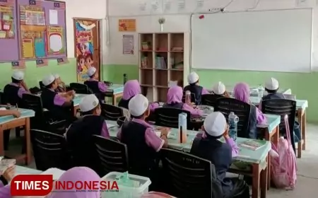 Mahasiswi Unisma Malang pada Program Class Motivation di Pendidikan Sekolah Rendah (SERI) Dar Al Ma’arif, Sungai Petani – Kedah