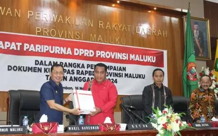 Wagub Serahkan Dokumen Rancangan KUA-PPAS Provinsi Maluku 2024