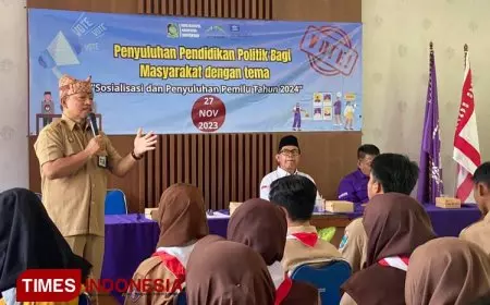 Tekan Angka Golput, Bakesbangpol Banyuwangi Gelar Sosialisasi Pemilu Milenial Melalui Pramuka