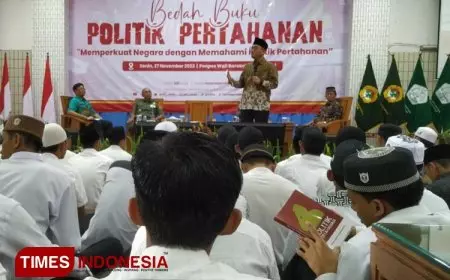 Bedah Buku, Santri di Kediri Perkuat Pemahaman Konsep Pertahanan Negara