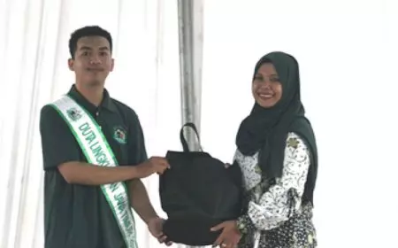 Duta Lingkungan Jatim 2023 dan Dosen UISI Kampanye Lingkungan pada Maba