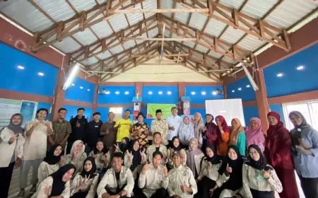 Mahasiswa PMM UNIPMA Gelar Pelatihan Ecoenzim Alternatif Pengolahan Sampah Domestik di Bumi Rafflesia