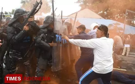 Tingkatkan Kemampuan Tempur Prajurit, Danlanal Banyuwangi Pimpin Glagaspur