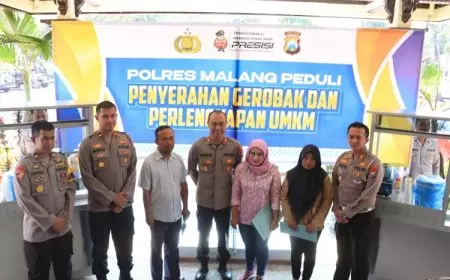 Polres Malang Salurkan Bantuan dan Rombong kepada Keluarga Korban Tragedi Kanjuruhan