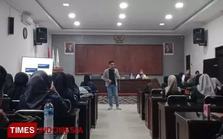 Ervan Wahzudin Bagikan Tips Sukses Seorang Produser Berita di UNISBA Blitar