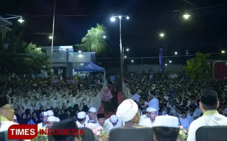 Habib Luthfi Serukan Indonesia Maju Saat Ijazah Kubro bareng Puluhan Ribu Warga Bondowoso