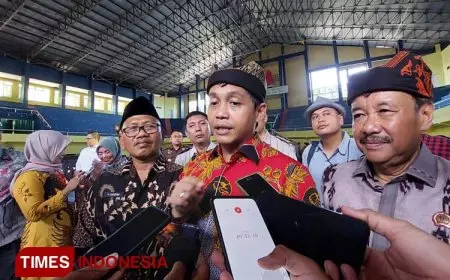 Terima Sertifikat PTSL dari Kementerian ATR/BPN, Ratusan Warga Banyuwangi Sumringah