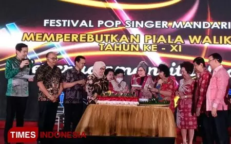 Disbudporapar Kota Surabaya Buka Festival Pop Singer Mandarin