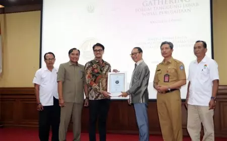 Buka TJSP 2023, Wabup Badung Serahkan Penghargaan Peran Perusahaan dalam Pembangunan