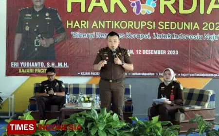 Gelorakan Revolusi Mental, Kejari Pacitan Ajak Ratusan Siswa SMKN 3 Sadar Hukum