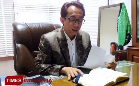 Ketua Komisi II DPRD Bontang Rustam Tegaskan Lift Pasar Taman Rawa Indah Harus Selesai