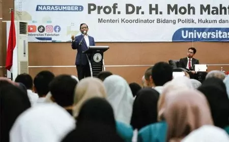 Mahfud MD Ajak Mahasiswa Gelorakan Perlawanan Terhadap Korupsi dan Ketidakadilan