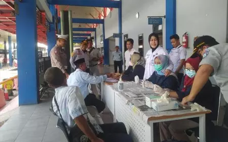 Operasi Bersama Jelang Nataru, Puluhan Sopir Bus di Tulungagung Dites Urine