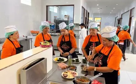 200 Peserta Praktik Memasak Bersama Chef Ternama di Inovasi Higienitas Kuliner Desa Serangan